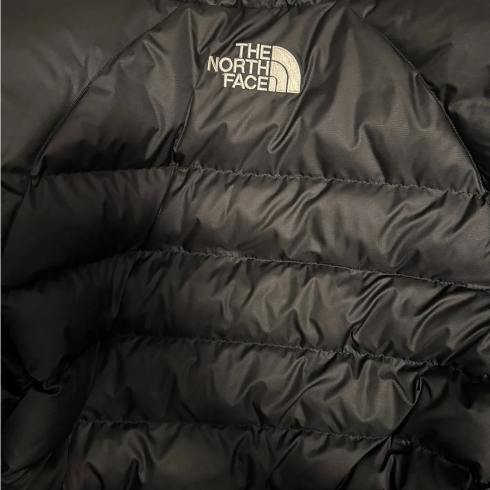 The north face Phlego synthetic insulated jacket in size medium